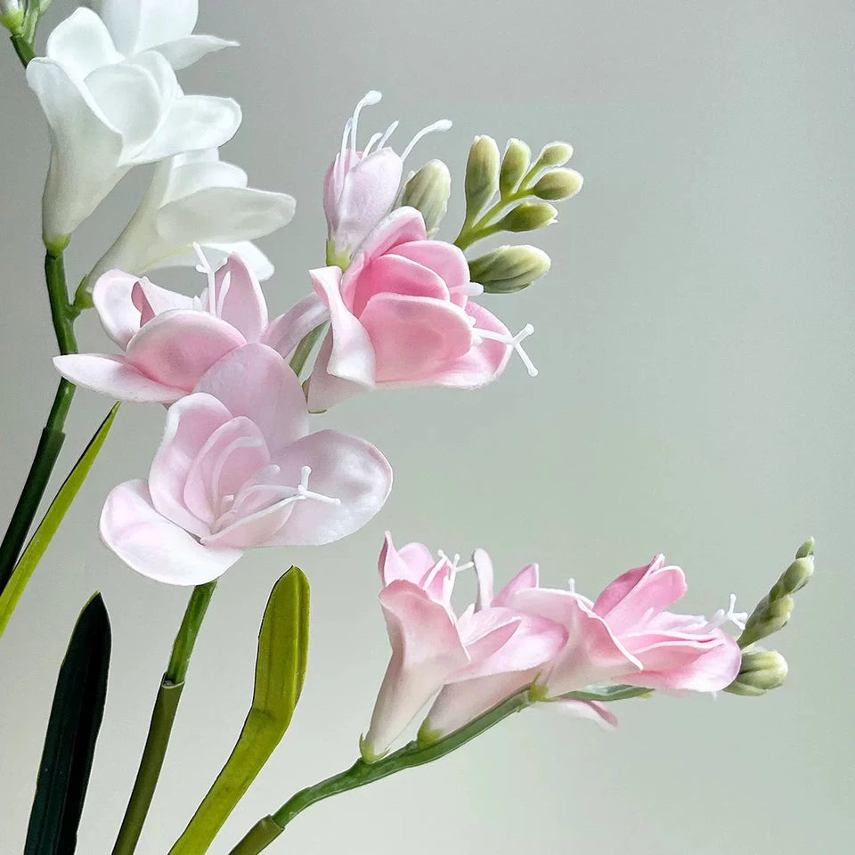 Artificial Freesia Flowers High Quality Artificial Flowers White Wedding Decoration Flower Arrangement Fresh Spring